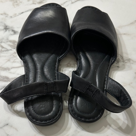 Born handcrafted footwear black leather slingback peep toe Sandals Size 7 - Picture 2 of 7